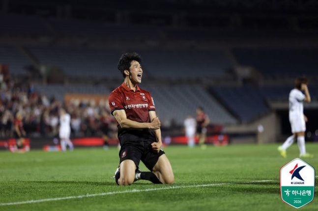 '티아깅요‧이의형 연속골' 부천, 포항 상대로 2-0 승리...K리그1 승격 이후 첫 홈 승